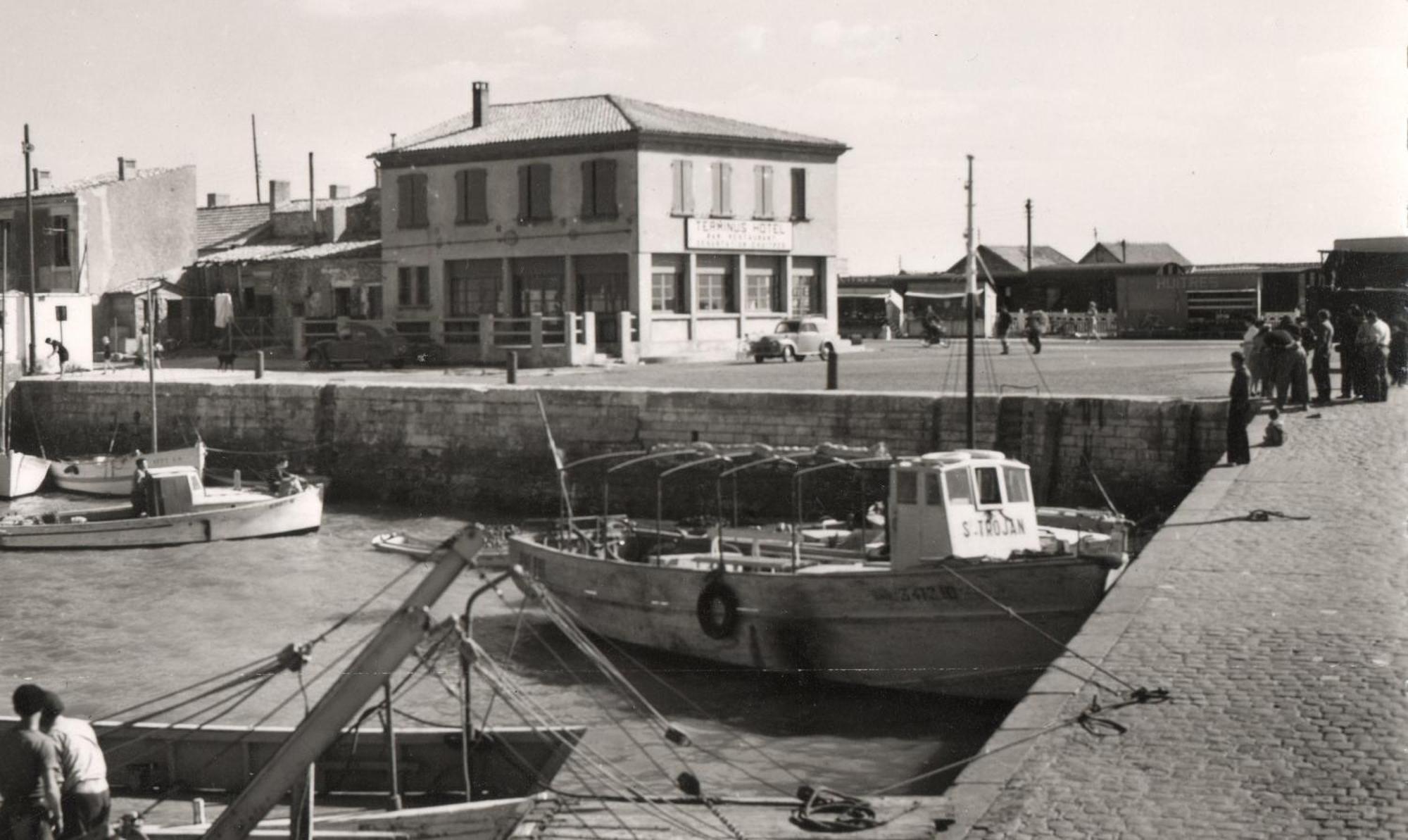 Logis Hotel Le Terminus Bourcefranc Exteriör bild